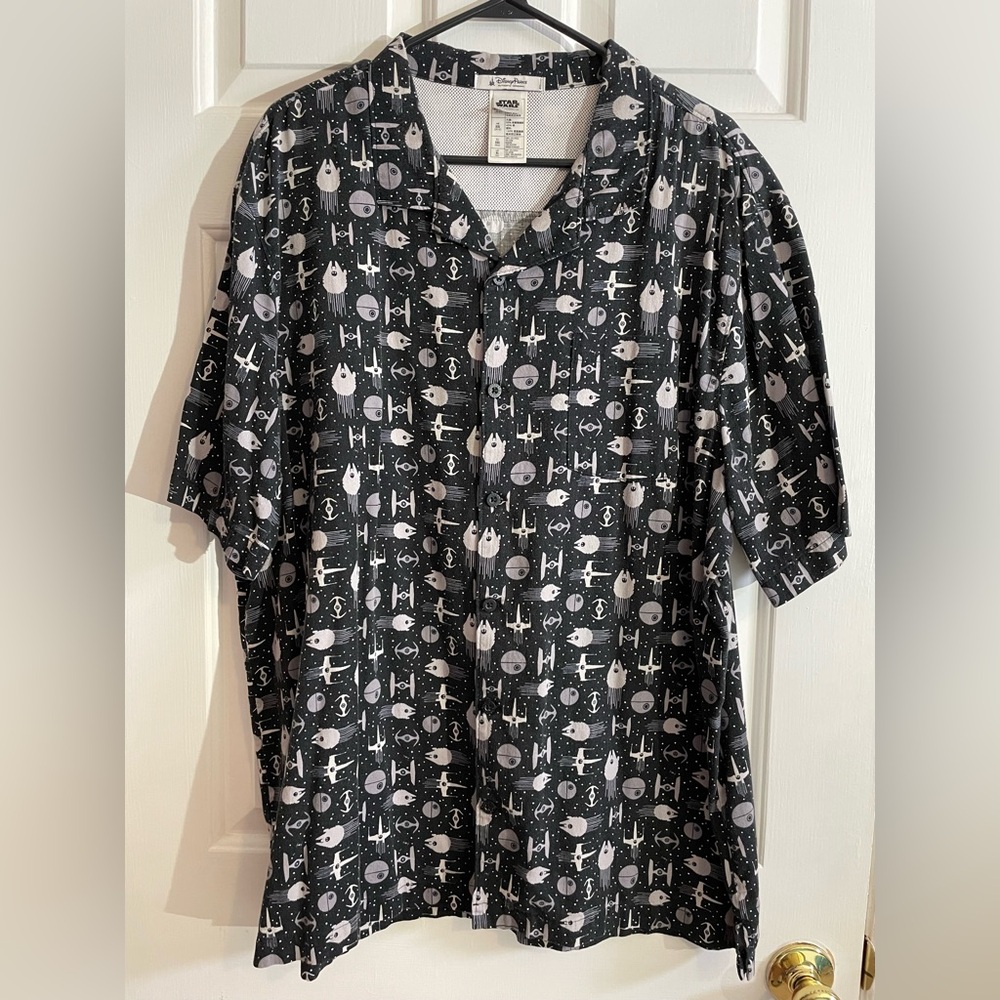 Men's X Large (XL) Black Disney StarWars Spaceships Icons Button Down Camp Shirt